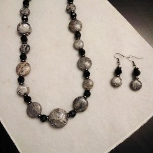 Necklace & earrings set